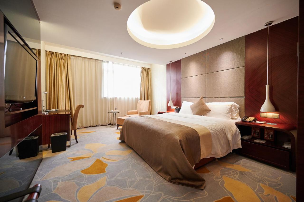 Foshan Jinlai Holiday Hotel Exterior photo