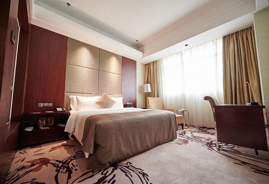 Foshan Jinlai Holiday Hotel Exterior photo