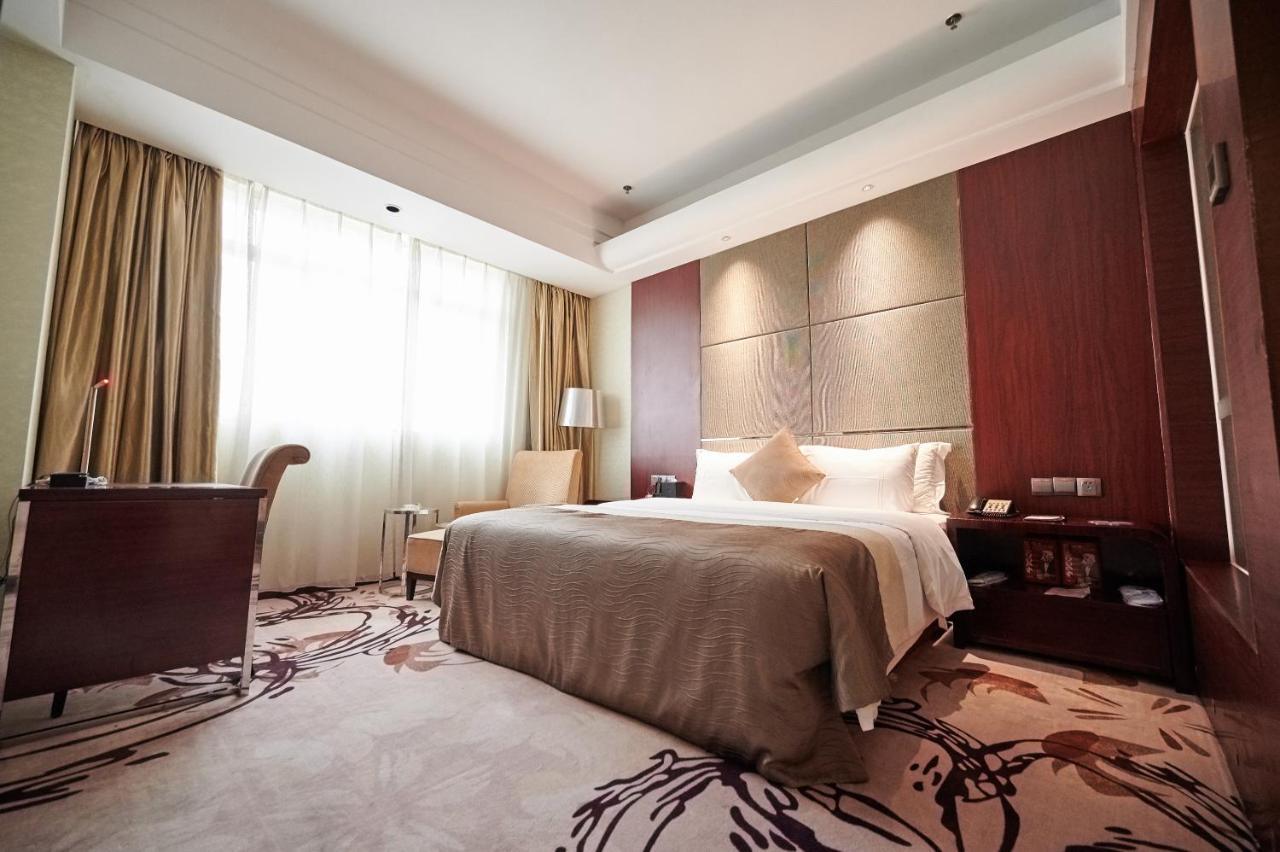 Foshan Jinlai Holiday Hotel Exterior photo