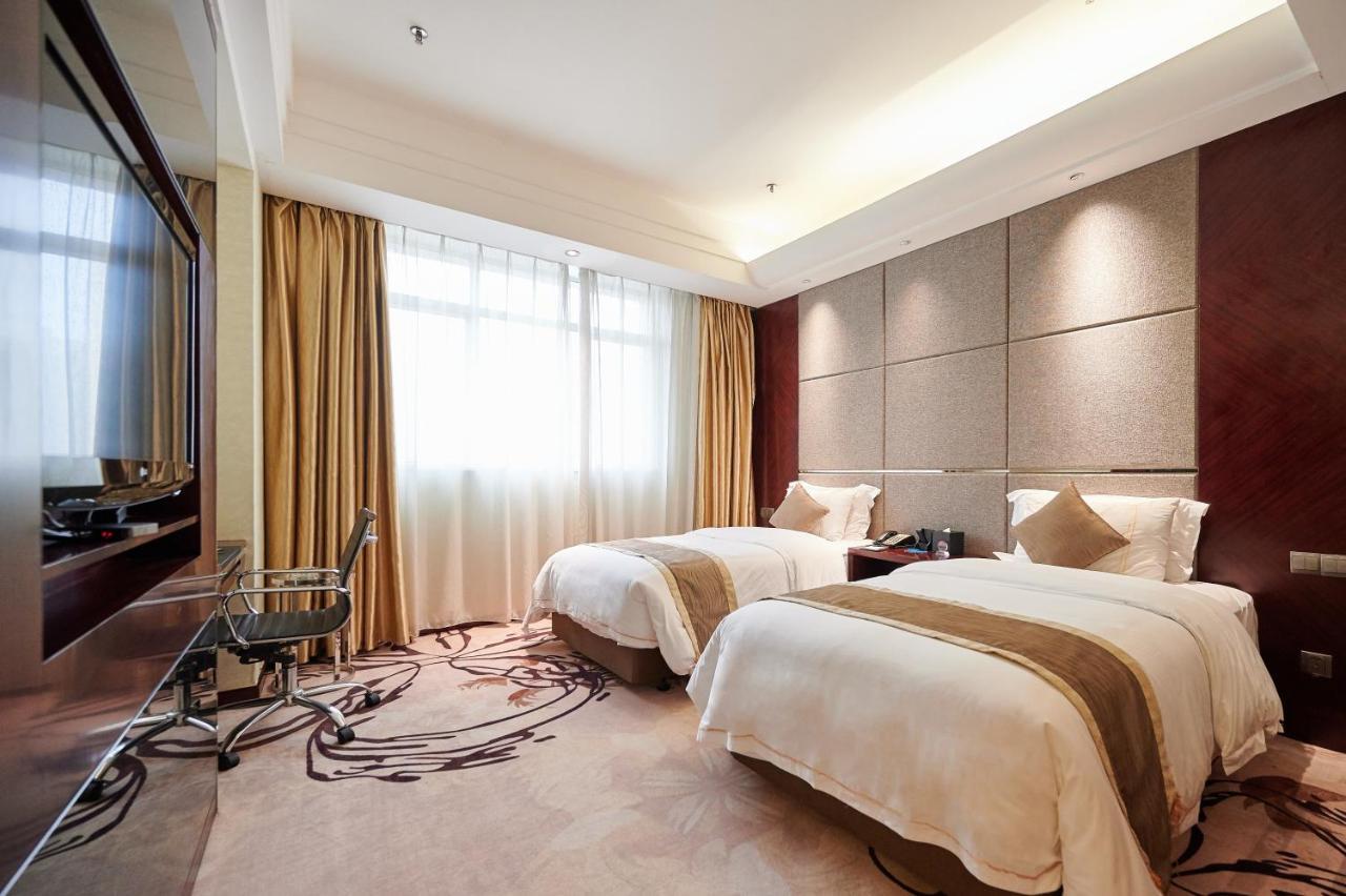 Foshan Jinlai Holiday Hotel Exterior photo
