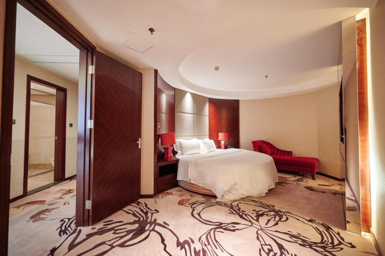Foshan Jinlai Holiday Hotel Exterior photo