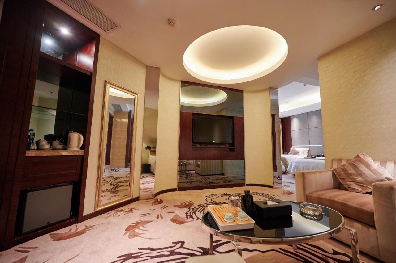 Foshan Jinlai Holiday Hotel Exterior photo